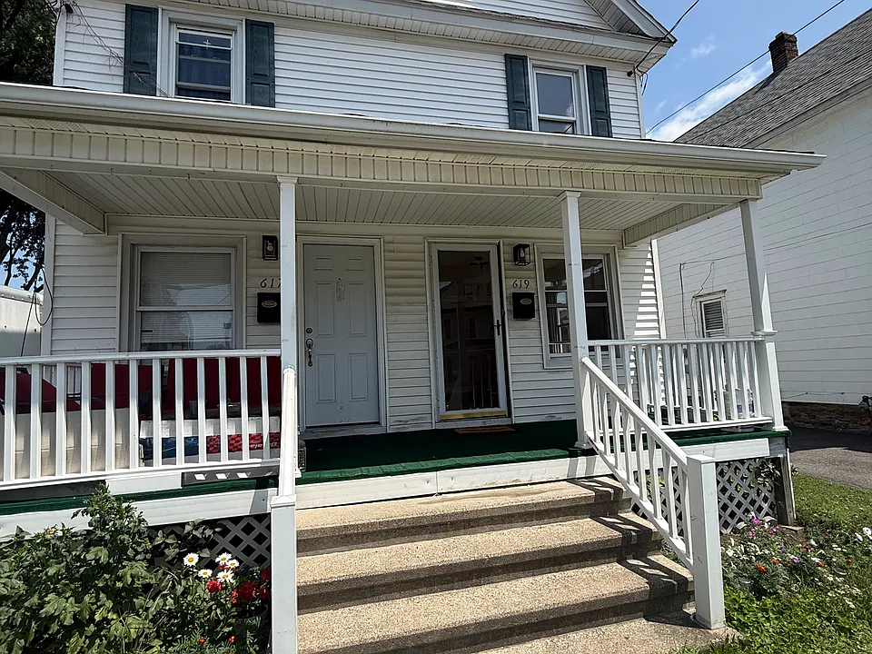 619 Dean St #219