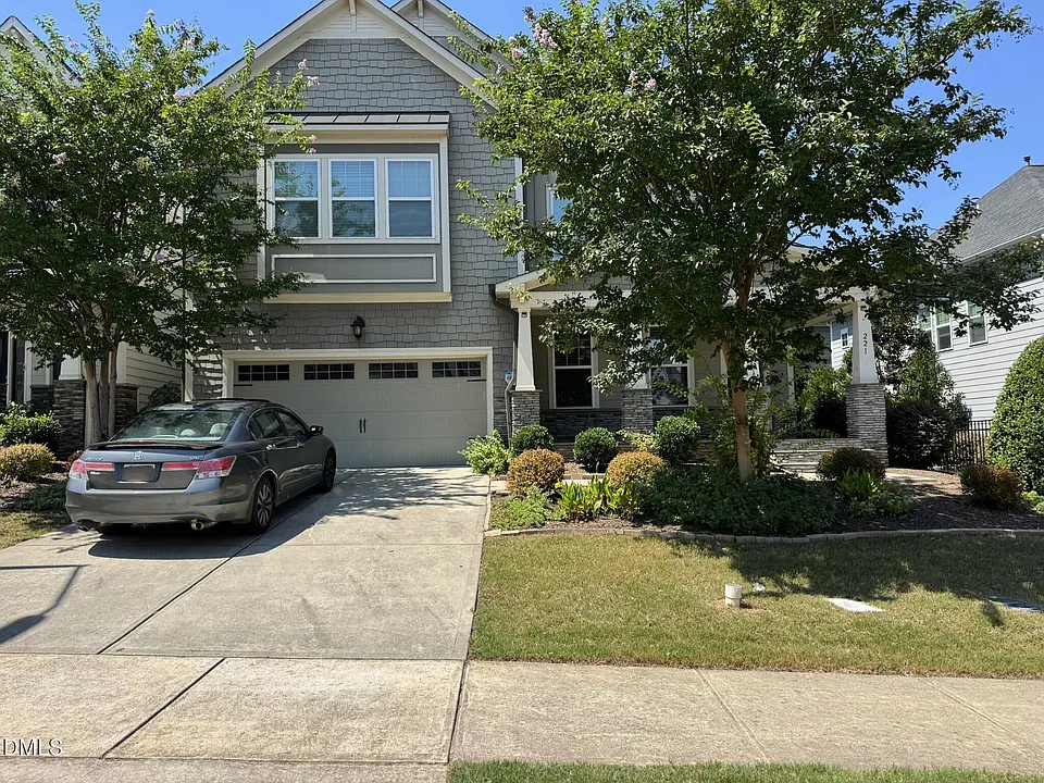 221 Hensley Oak Way