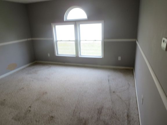 4th image of 140 Georges Creek Dr