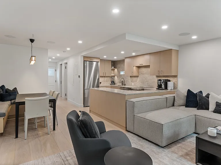 800 E Hopkins Ave #B5 — Photo 4