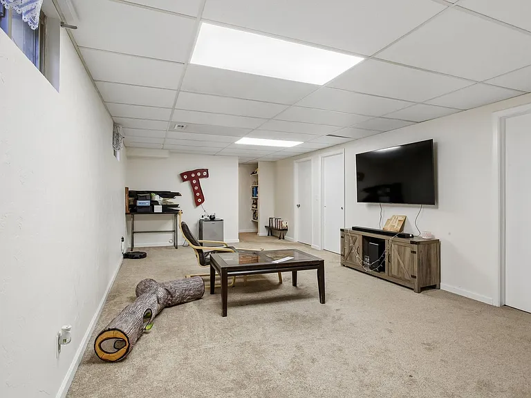 2502 S Yarrow St — Photo 17