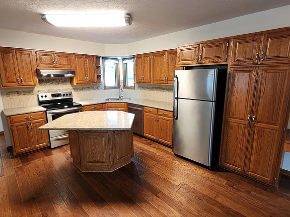 3rd image of 1216 E Republic Ave
