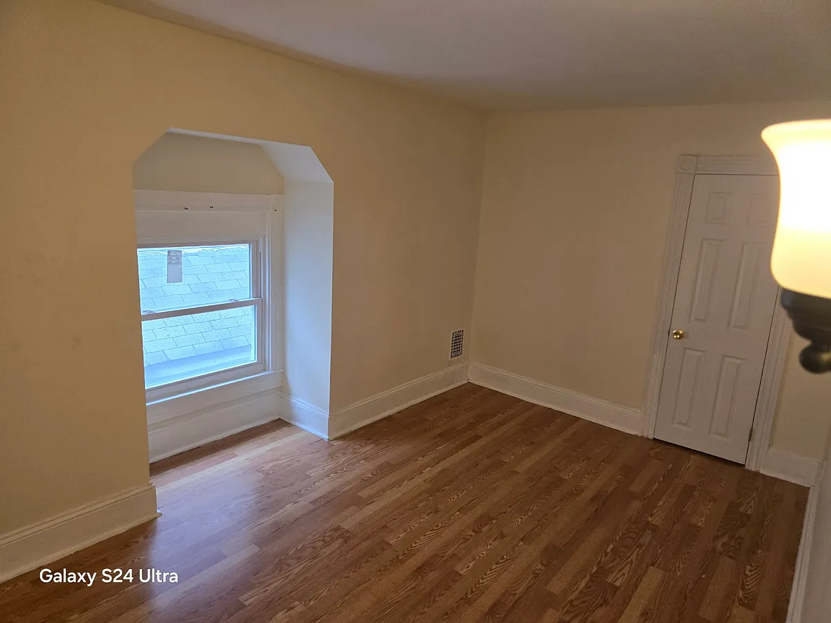 Bedroom - 401 S River St #2