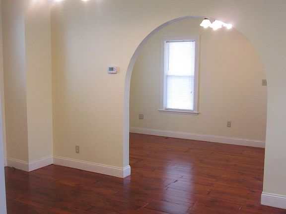 formal dinning room. All room are freshly painted!