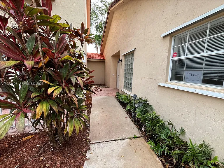 21565 SW 87th Ct #0 — Photo 3