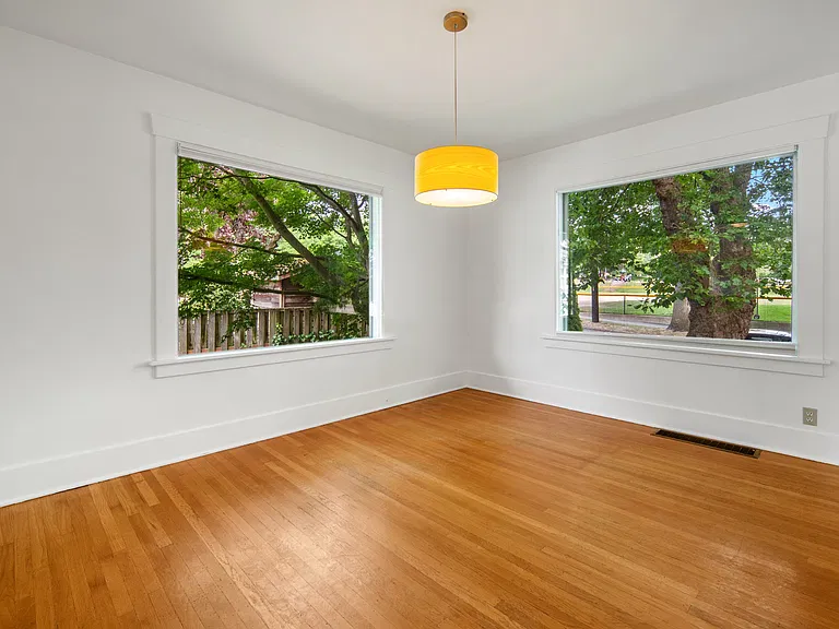 209 W Blaine St — Photo 4