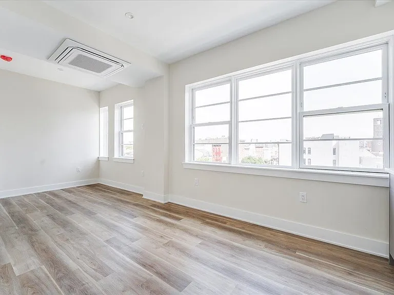 237 Washington St #503 — Photo 6