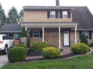 60 Idolstone Rd, Levittown, PA 19057