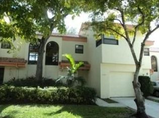 3318 Old Oak Ln #902, Hollywood, FL 33021