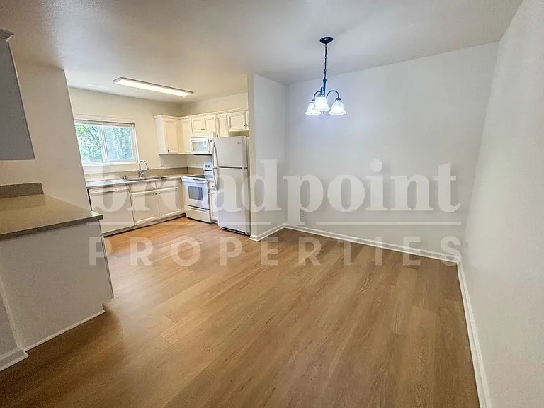 2536 White Oak Pl #2 — Photo 4