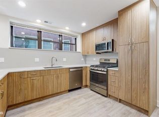 2051 W Berwyn Ave, Chicago, IL 60625