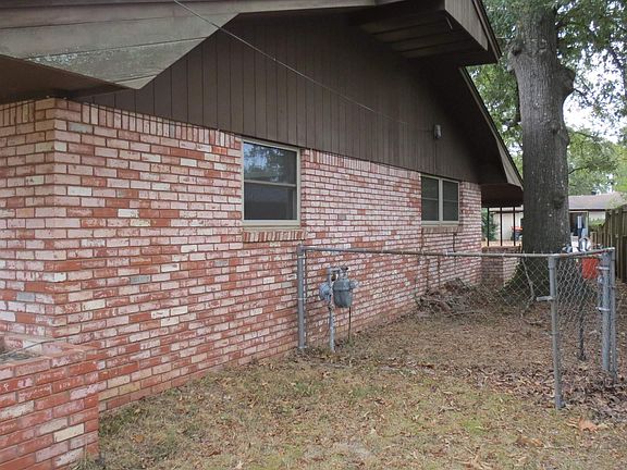 5th image of 2403 W 40th Ave