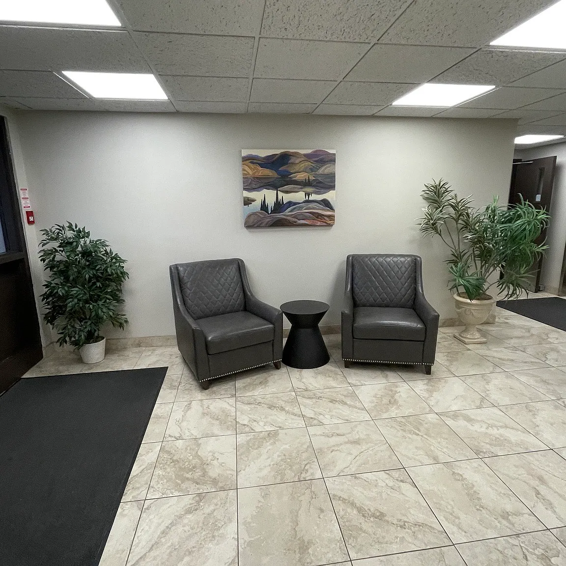 Derby Lane Apartments — Photo 4