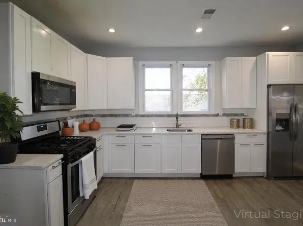 421 Bridgeboro St, Riverside, NJ 08075