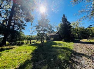 1239 Valley Rd, New Castle, PA 16105