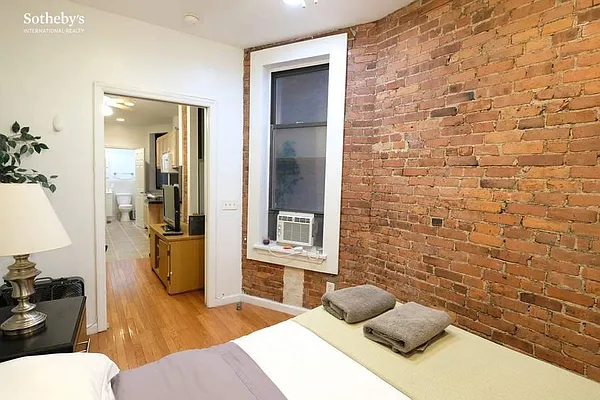 Rented by Sotheby's International Realty | media 11