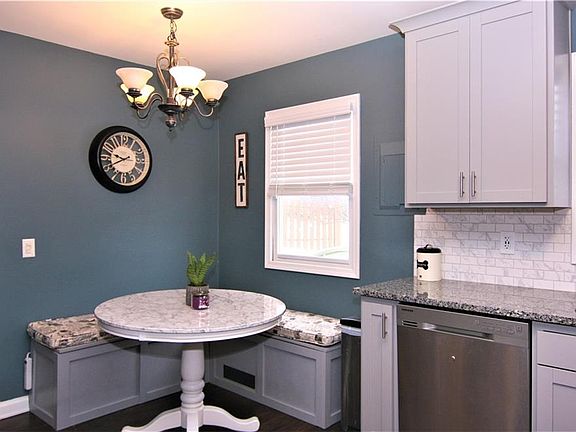 5th image of 1026 Royal Dr