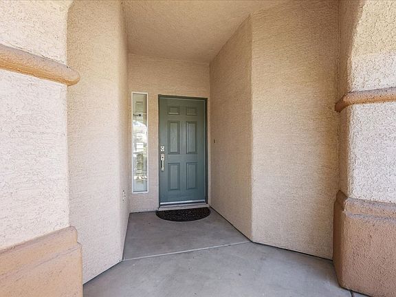 4th image of 1007 Golden Ridge Ct