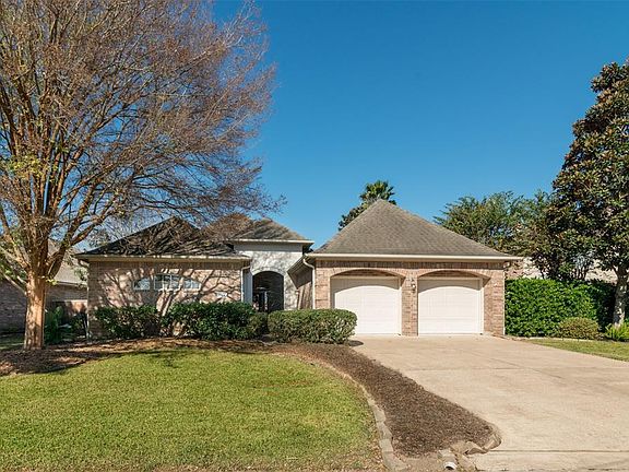 2nd image of 2304 Fairway Pointe Dr