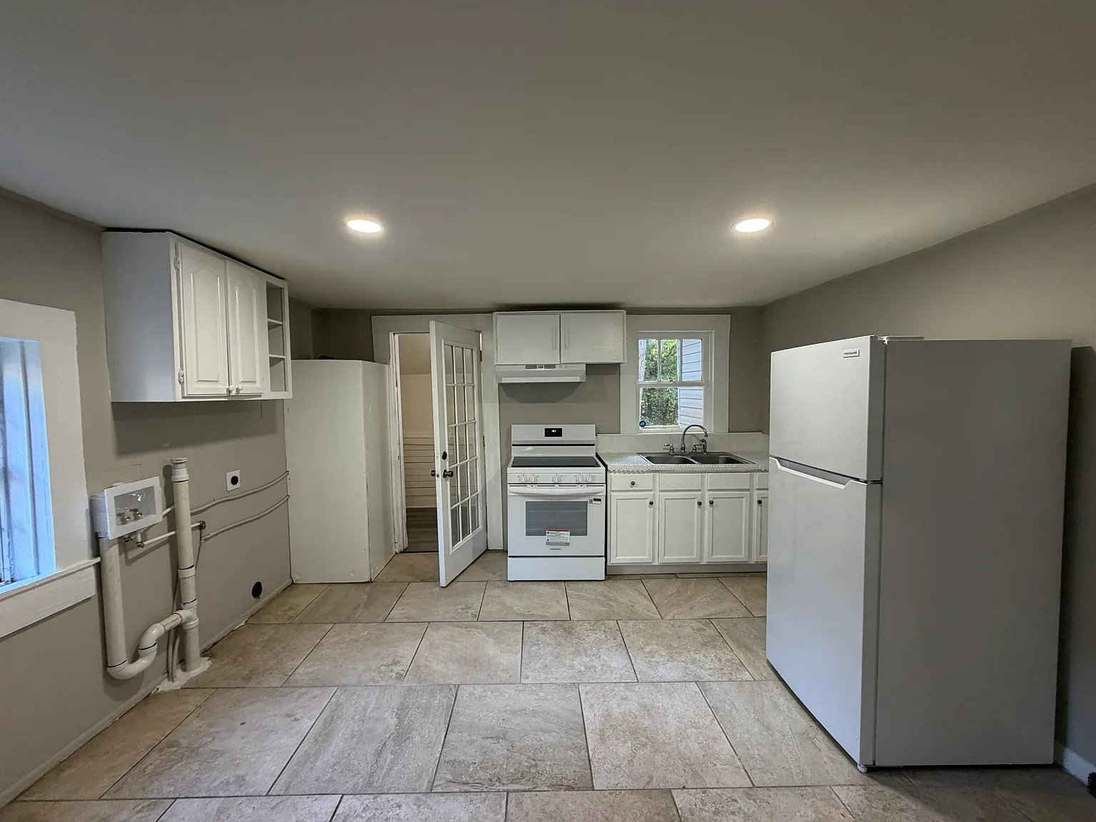 3 bed, 1301 sqft, $1,200 — Photo 4