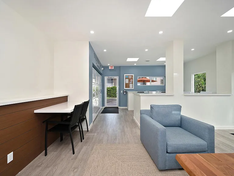 Silver Oak Apartments — Photo 6