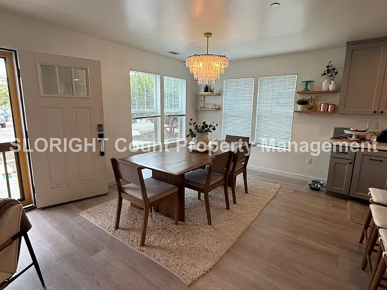 1156 Market Ave — Photo 4
