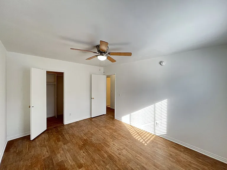 14650 Saticoy St — Photo 8