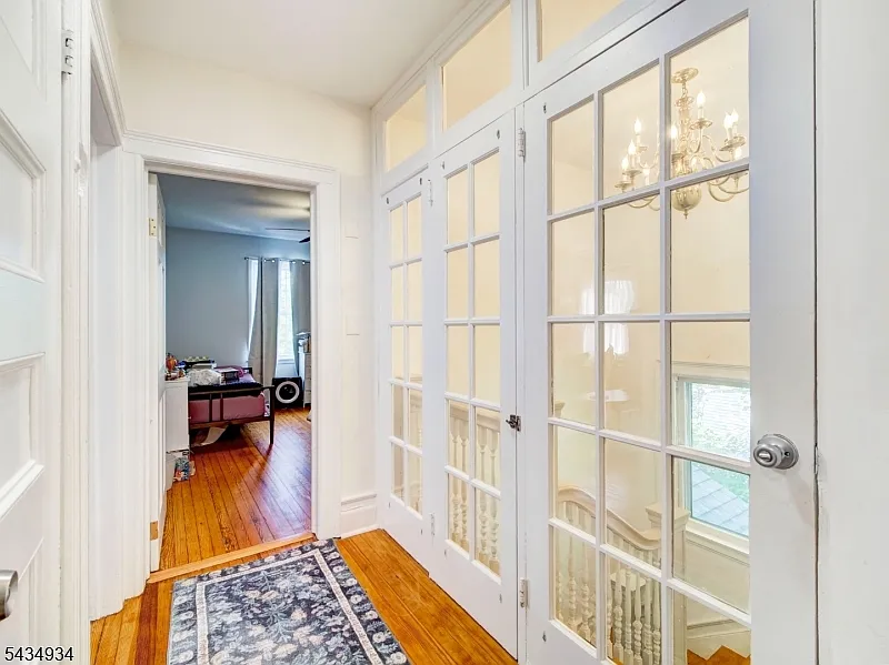 3 bed, 2.0 bath, $3,800 — Photo 4