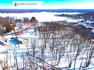 7522 Kickapoo Dr, Pocono Lake, PA 18347