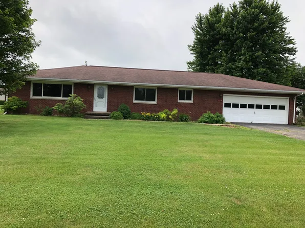 915 W Chestnut St, Mason City, IL 62664