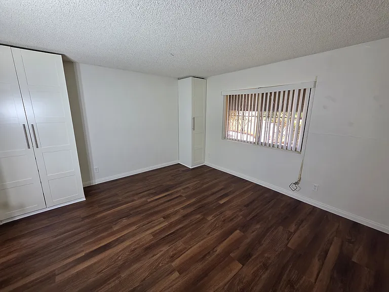 2530 Clairemont Dr #107 — Photo 12