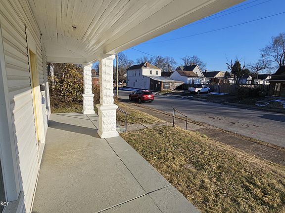 5th image of 2615 Greenwood Ave