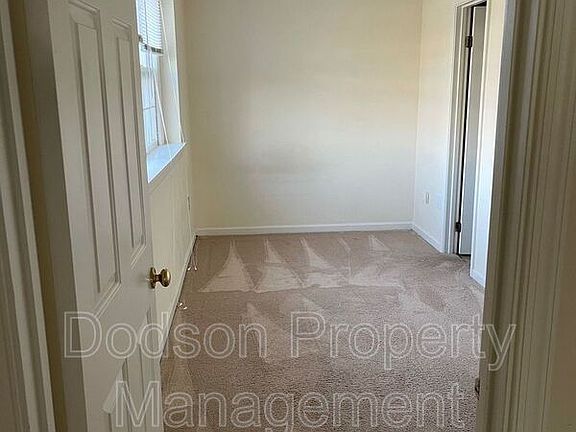 3rd image of 310 Patriot Ln APT J
