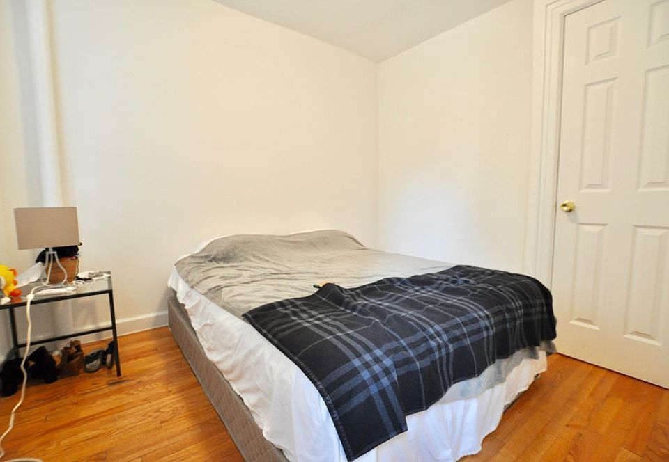 2nd image of 321 1st Ave APT 3R