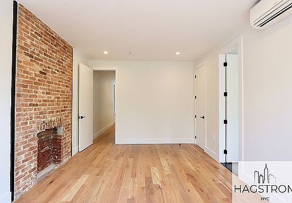 4th image of 1050 Bergen St #2D