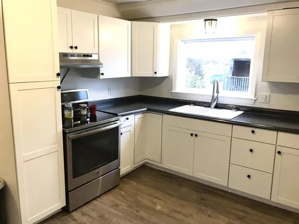 12 Oak St #2, Biddeford, ME 04005