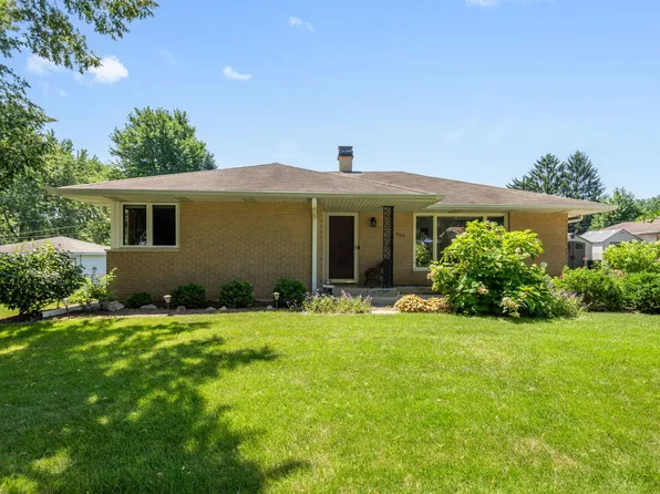 4611 Orchard Ln, Crystal Lake, IL 60014