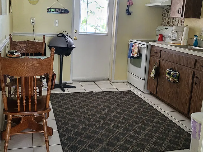 11111 Kimberly Ave #B — Photo 7