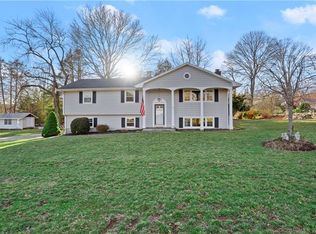 1 Cottontail Rd, Norwalk, CT 06854