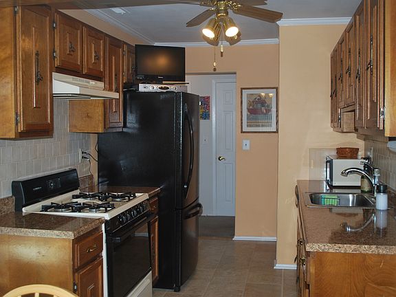 4th image of 31 New Holland Village