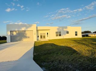 401 Lexington Dr, Sebring, FL 33876
