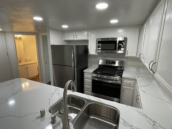 2nd image of 9889 Scripps Westview Way Unit 103