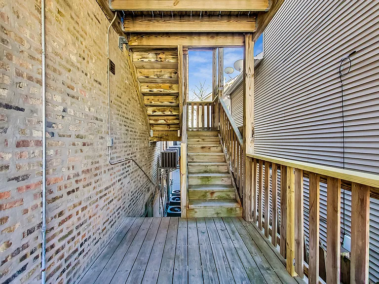 1914 W Crystal St #2R — Photo 15