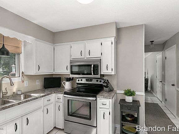 4th image of 6851 Bliss Ct SW