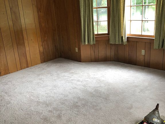 5th image of 371 Cedar Ridge Rd