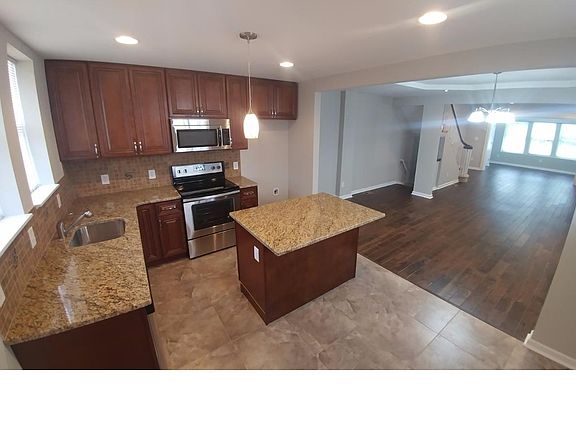 5th image of 416 W Mount Airy Ave