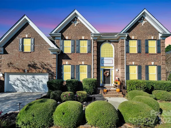 6809 Old Persimmon Dr, Mint Hill, NC 28227