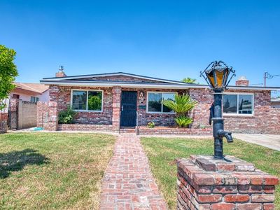 831 Roosevelt St, Kingsburg, CA, 93631