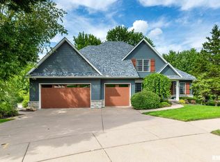 4573 Old Ivy Ct, Bettendorf, IA 52722