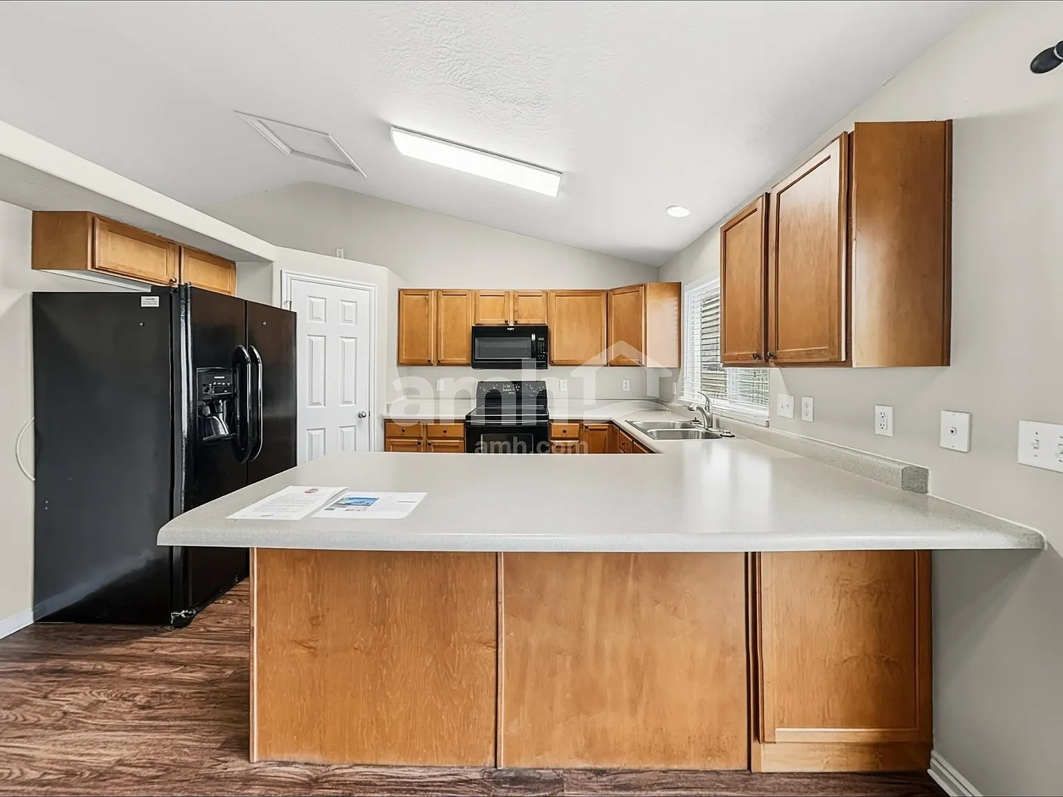 3 bed, 2.5 bath, 1733 sqft, $2,515 — Photo 4
